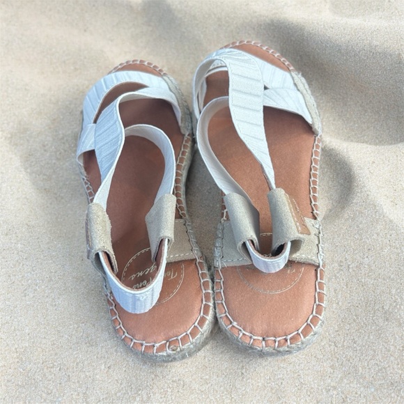 🔥NWB Toni Pons Women’s Espadrille Sandals - Picture 3 of 5
